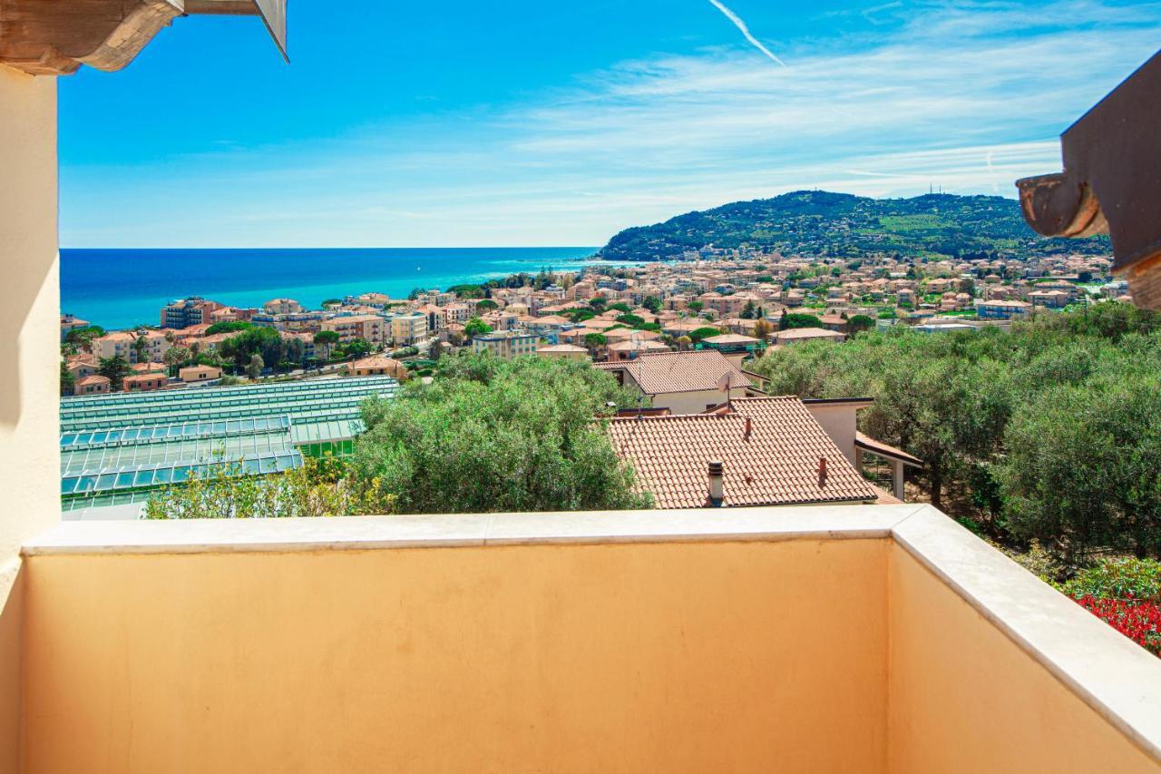 Appartamenti Villa Il Poggiolo Diano Marina Exterior foto